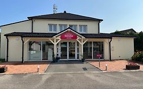 Fast Hotel Brie-Comte-Robert